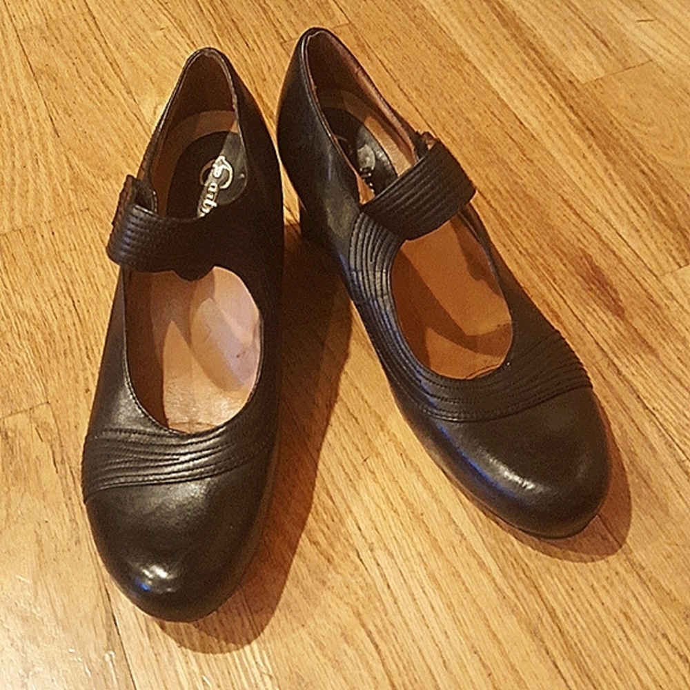 Earthies "Savona" Black Wedge Maryjanes Sz 10B